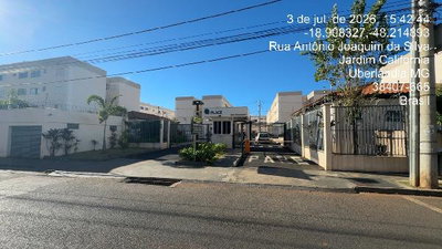 Apartamento com 2 Quartos e 1 Vaga em Condomínio