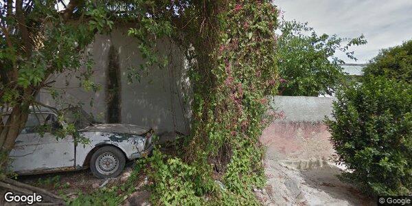 Casa aconchegante com 34m² de área privativa e terreno