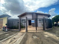 Casa ocupada com 174 m² construídos em leilão