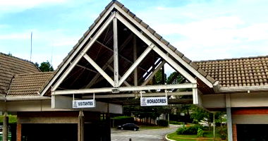 Mansão Residencial em Santana de Parnaíba com 636m² de Terreno