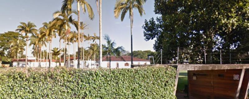 Chácara com 3 suítes, piscina e área de lazer em Brasília