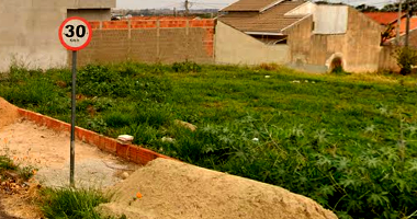 Espaçoso Terreno de 240m² para Construção Residencial