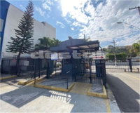 Sobrado residencial com 3 quartos, 2 banheiros e 1 vaga de garagem