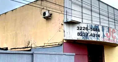 Galpão comercial de 600,32 m² em bom estado
