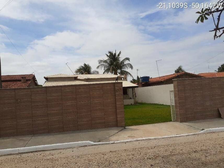 Casa em condomínio com 4 vagas e área privativa de 118m²