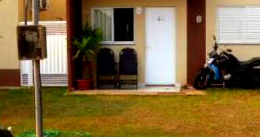 Casa 2 quartos 51m² com área de serviço e cozinha, desocupada