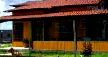 Casa em condomínio com 2 vagas e 108m² construída, ocupada