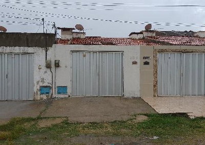 Casa de 2 quartos com 50 m² e terreno de 200 m²