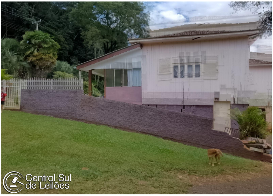 Terreno Rural com Casas e Barracões em Videira/SC