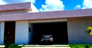 Casa em Condomínio com 2 Quartos e 5 Banheiros