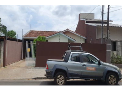 Casa ocupada com 185 m² construídos