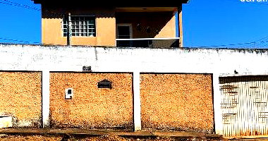Casa com 4 Quartos e 3 Banheiros em Condomínio