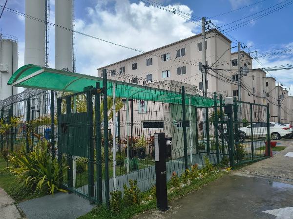 Apartamento com 2 quartos em Salvador