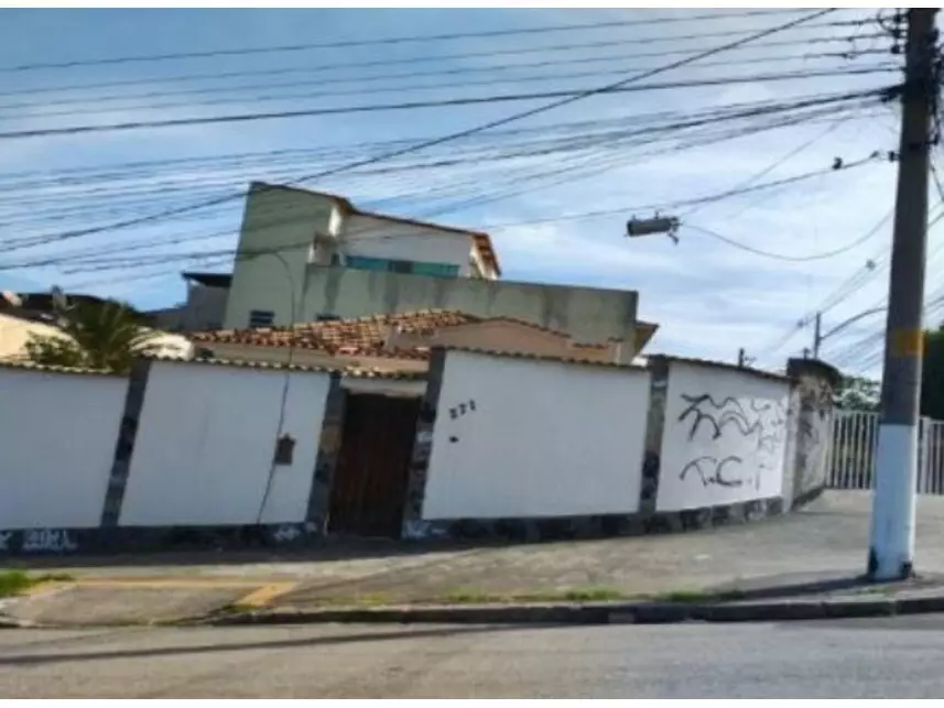Casa em Leilão com 3 Quartos e 2 Banheiros em Madureira