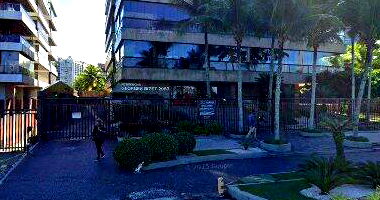 Apartamento com vista mar, 349m², 4 vagas na Barra