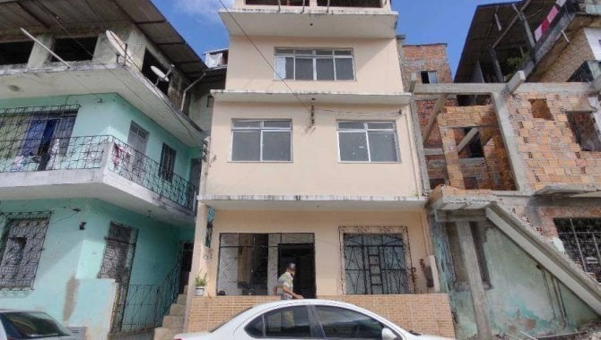 Casa Padrão com 2 Quartos em Salvador - BA