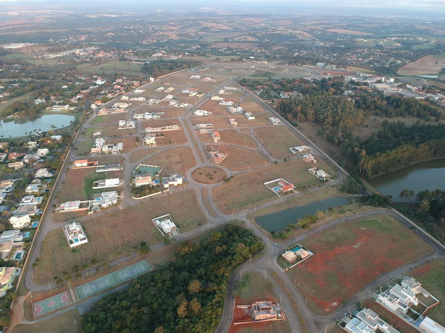 Terreno Desocupado de 880m² em Condomínio em Araçoiaba da Serra