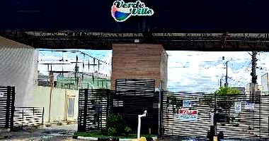 Casa aconchegante com 2 quartos e vaga de garagem em Feira de Santana