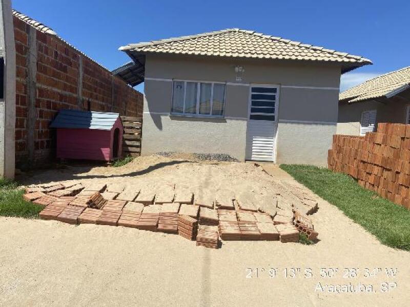 Casa com 2 quartos, 1 vaga de garagem, 44,82 m², ocupada