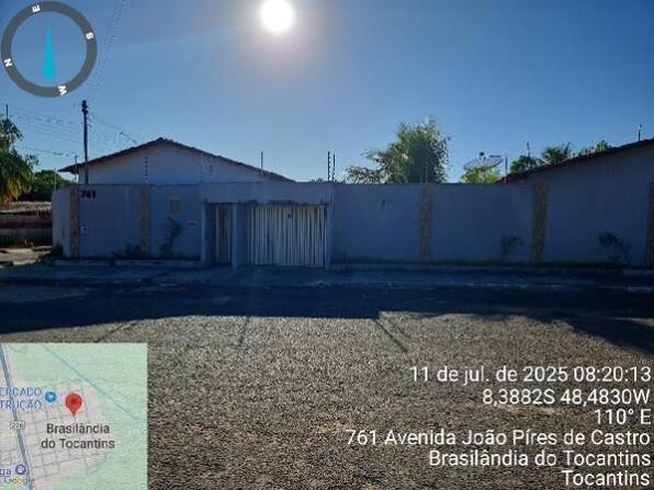 Casa com 5 quartos, 4 banheiros e 2 vagas de garagem