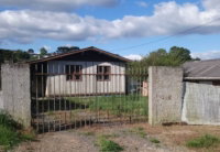 Casa de Madeira em Terreno de 360m² com Potencial de Valorização