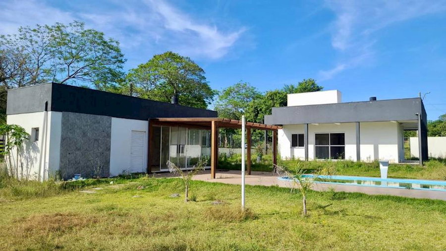 Casa com 5 quartos, 3 banheiros e 1 vaga de garagem