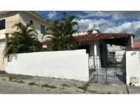 Casa com 184,52m² construída e terreno de 632m², imóvel