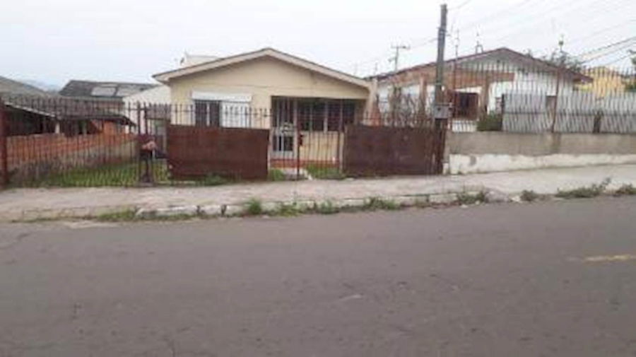 Casa Padrão com 3 Quartos e 1 Vaga em Santa Maria