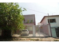 Casa com 2 quartos e 2 banheiros em leilão