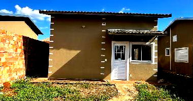 Casa 2 quartos, 1 banheiro, 48m² construída, 1 vaga garagem