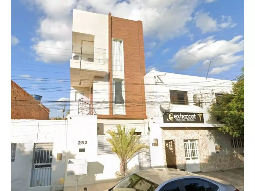 Casa com 202m² construída e 98m² de terreno, imóvel ocupado
