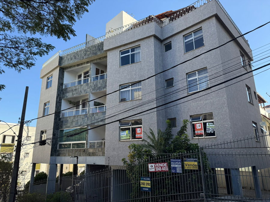 Apartamento com 2 Quartos e Varanda em Belo Horizonte