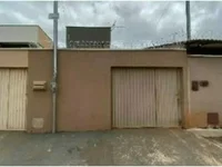Casa em Leilão com 3 Quartos e 2 Banheiros