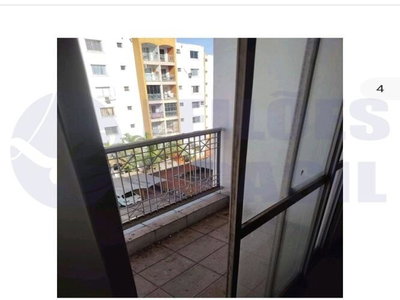 Apartamento 64m² no Ed. Res. Negrão de Lima - Oportunidade