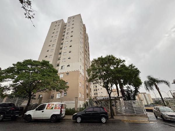 Apartamento 3 quartos, 2 banheiros, 2 vagas, 110m² total, desocupado