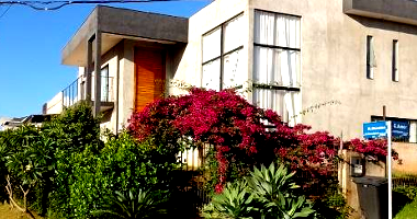 Casa com 540m², 3 quartos, 2 banheiros, ocupada