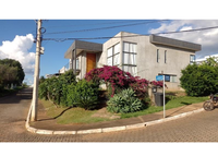 Casa com 540m², 3 quartos, 2 banheiros, ocupada