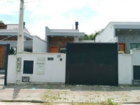 Casa padrão 3 quartos, 2 banheiros, 119m², desocupada