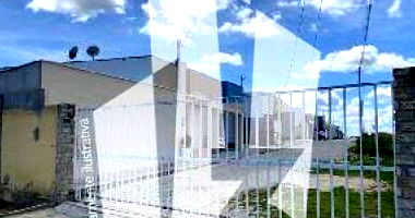 Casa com 2 quartos, 1 banheiro e 1 vaga de garagem