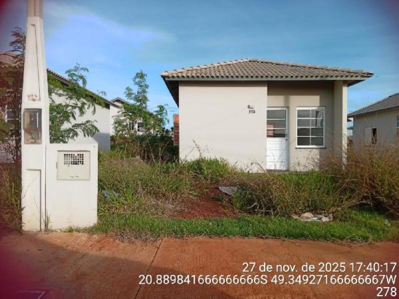Casa com 2 quartos, 43,85m², terreno 200m², desocupada