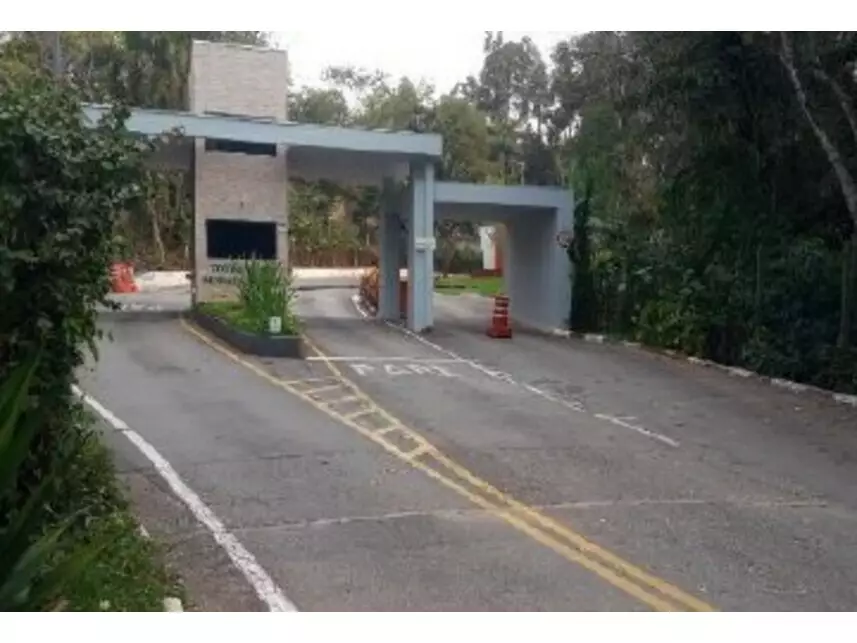 Casa em leilão com 4 quartos e 5 banheiros