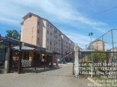 Apartamento com 2 Quartos e Vaga em Porto Alegre