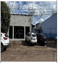 Terreno amplo com 800m², construção não averbada