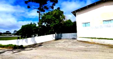 Barracão industrial com 482m² em terreno de 2500m², 50% do lote