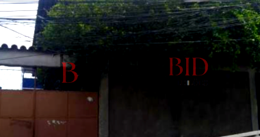 Casa com 3 quartos, 2 banheiros e 1 vaga, 336m² construída, ocupada