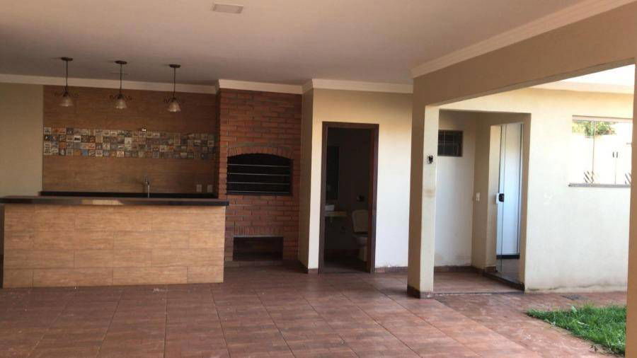 Casa com 500m² terreno e 225m² construída, ocupada