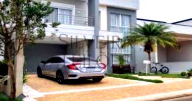 Casa residencial 231m² construída, terreno 250m², condomínio fechado