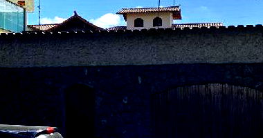 Casa ampla com 360m² de terreno em Contagem