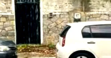 Casa aconchegante com 108m² construída, perfeita para moradia - Ocupada