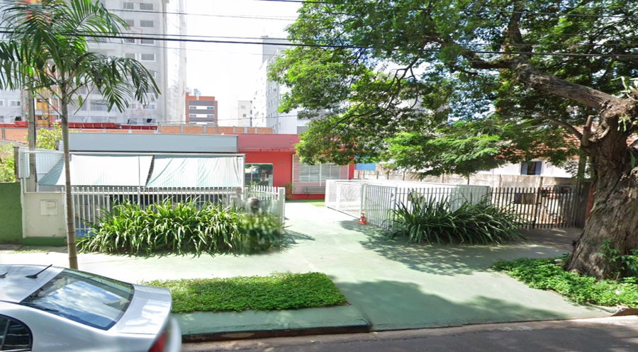 Imóvel comercial com 580m², 2 quartos, banheiro e cozinha
